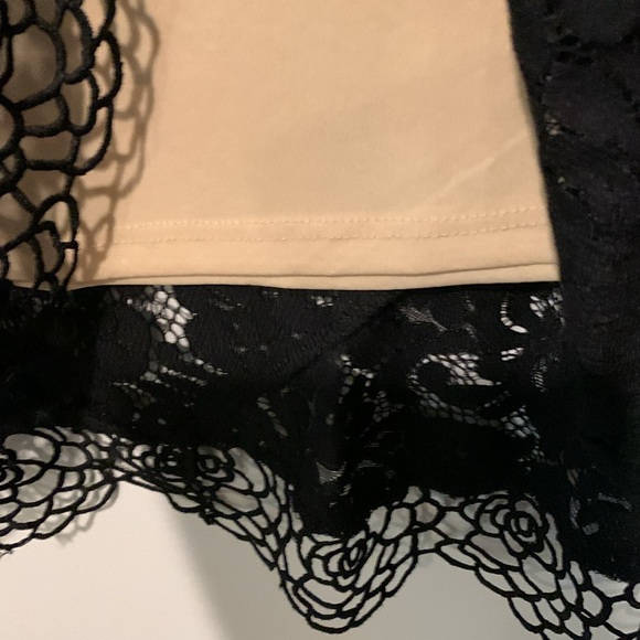 Adiva a blk/tan cut out lace midi skirt with scalloped hem. Size M. NWT. - Picture 6 of 10